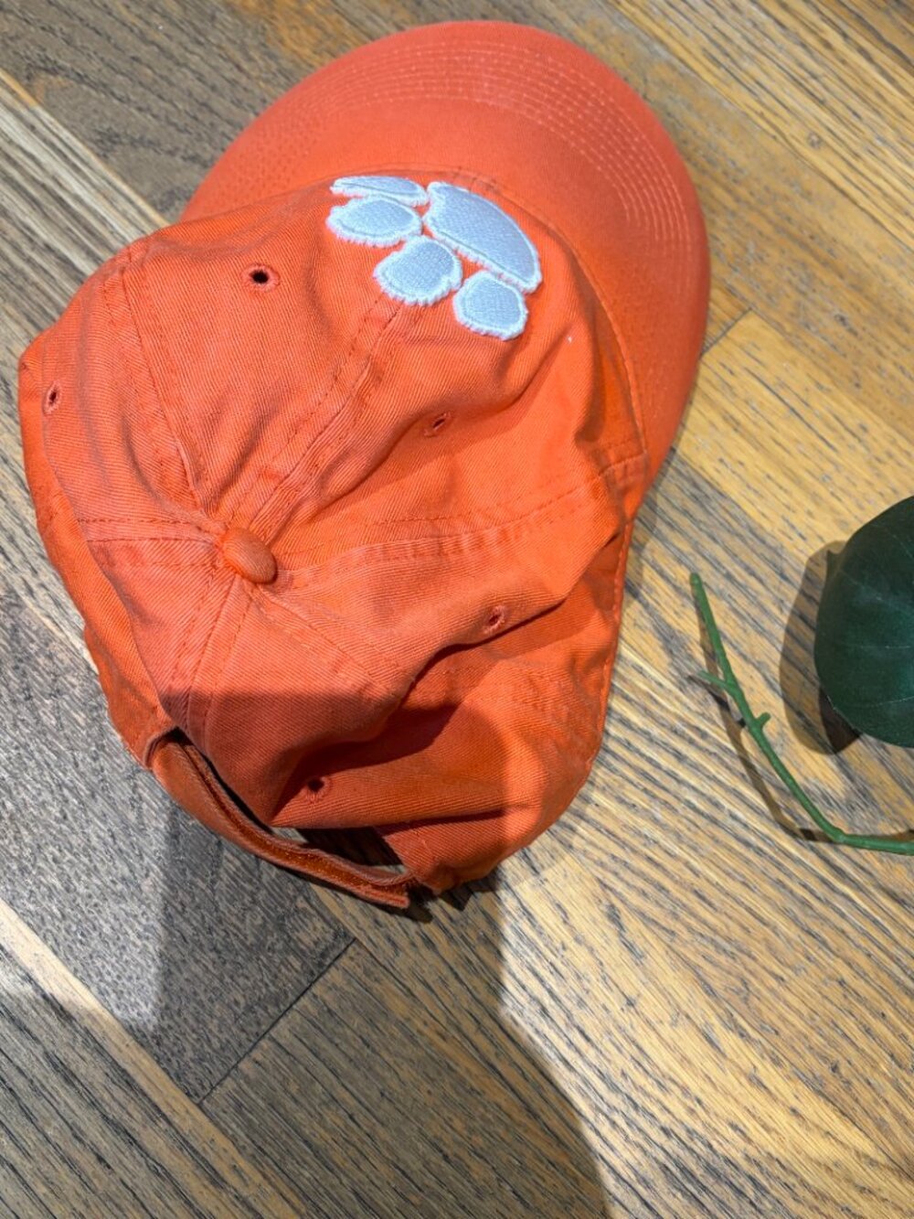 Clemson Tigers hat White embroidered Tiger Paw - Picture 4 of 7
